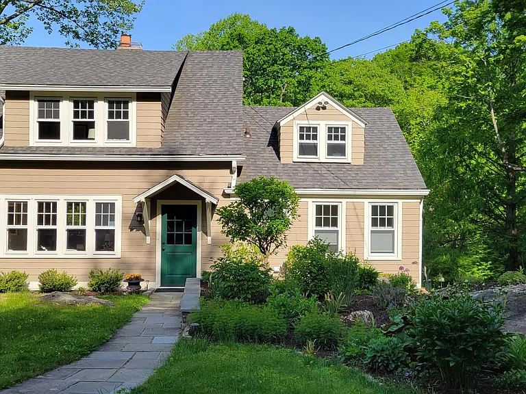 81 W Mountain Rd — Photo 1