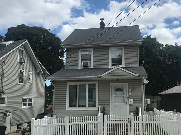2nd image of 9 Coursen Ct