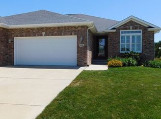 420 Oxley Dr, Springfield, IL 62711