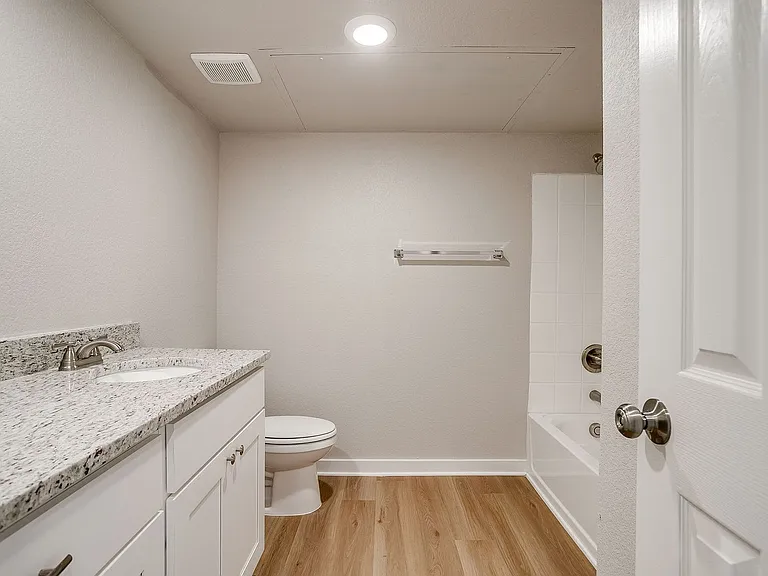 105 SE Gardens Blvd #111 — Photo 19