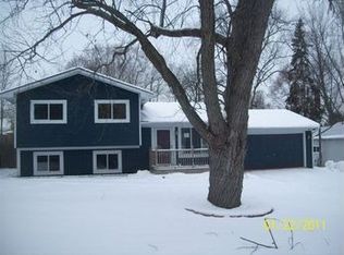 305 N Winding Dr, Waterford, MI 48328