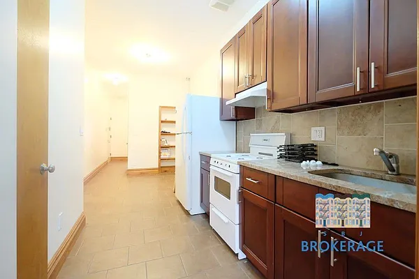 Rented by SBJ Brokerage, LLC | media 32