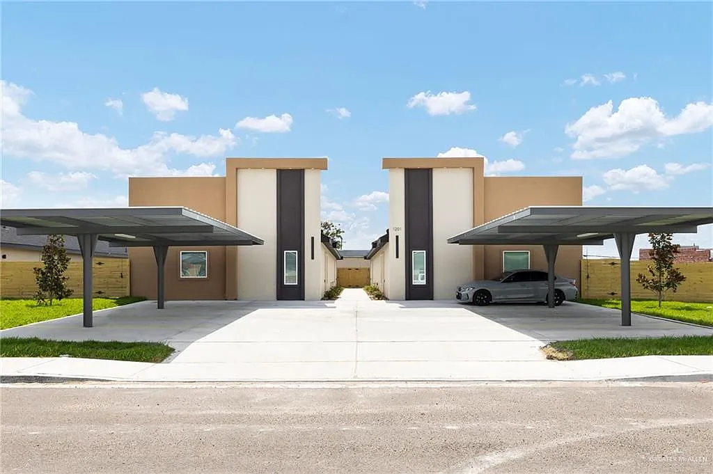 3 bed, 2.0 bath, 1054 sqft, $1,400 — Photo 1