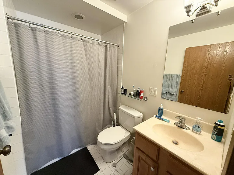 426-28 W Deming Pl — Photo 8