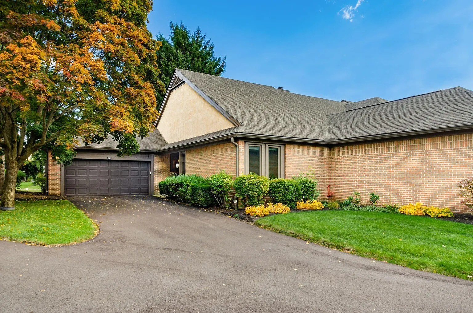 3911 Inverness Cir photo 1