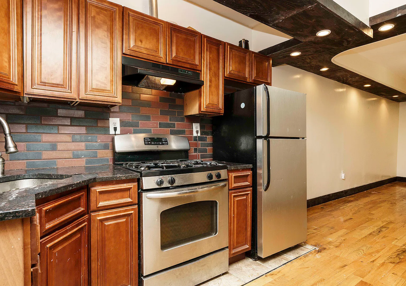 32 Starr Street — Photo 1