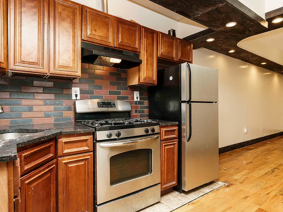 32 Starr St #2R