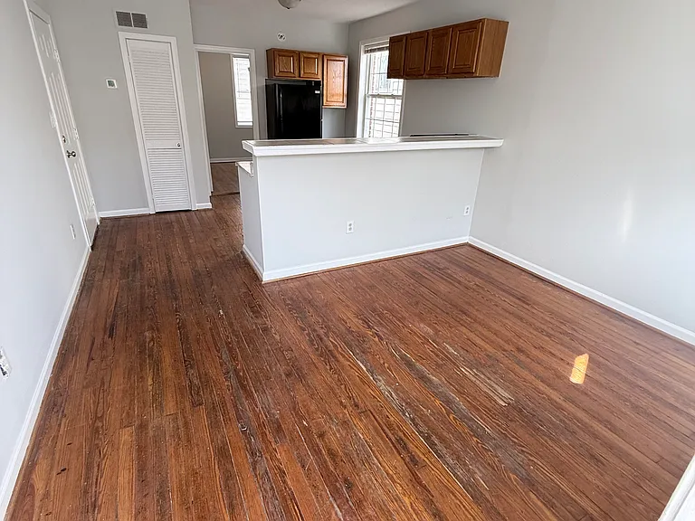 712 Kinney St #3 — Photo 2