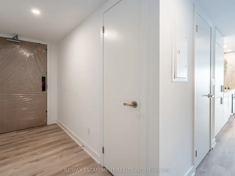 370 Martha St #309 — Photo 2