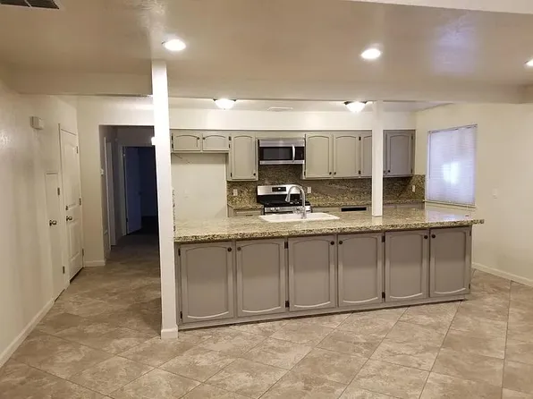 2741 W Mission Court, Visalia, CA 93277