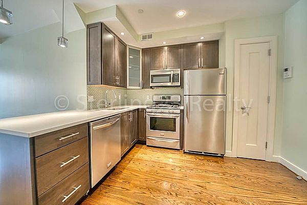 1st image of 27-04 Hoyt Ave S #3C