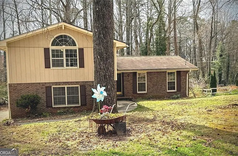 4093 Hideaway Dr — Photo 1