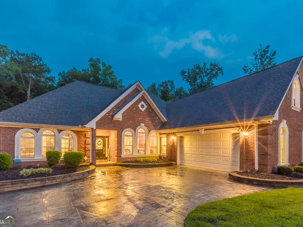 1617 Holly Ridge Dr, Loganville, GA 30052