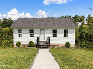 128 View Ln, La Follette, TN 37766