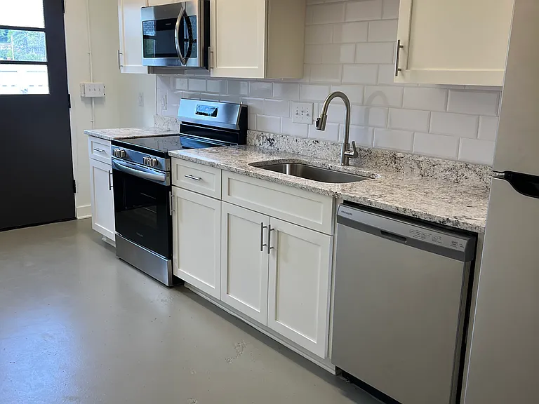 Pulaski Lofts — Photo 69