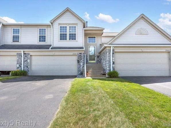 26606 Kirkway Cir, Woodhaven, MI 48183