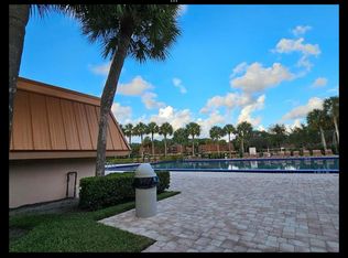 197 Charter Way, West Palm Beach, FL 33407