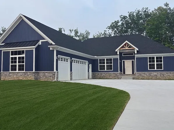 67830 Ashley Ave, Richmond, MI 48062