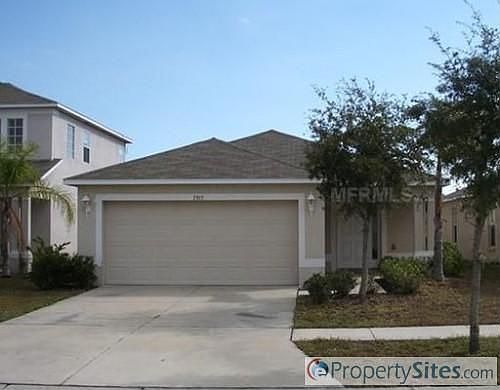 1st image of 7915 Carriage Pointe Dr