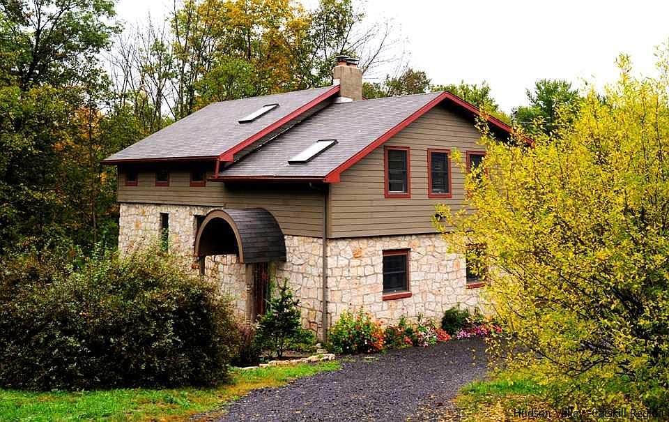 1st image of 45 Gibbons Ln