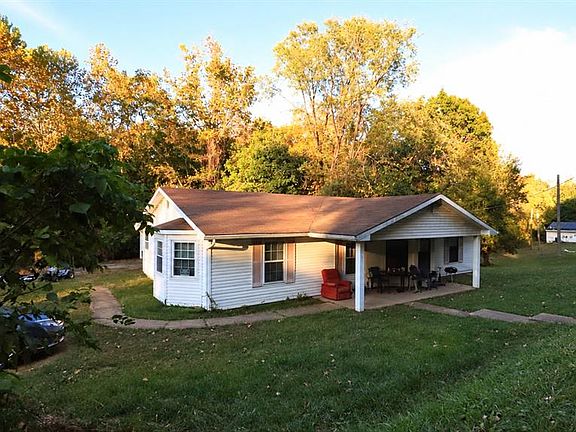 3rd image of 3105 Harris Rd