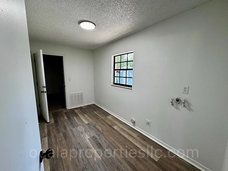 3380 NE 44th Pl — Photo 35