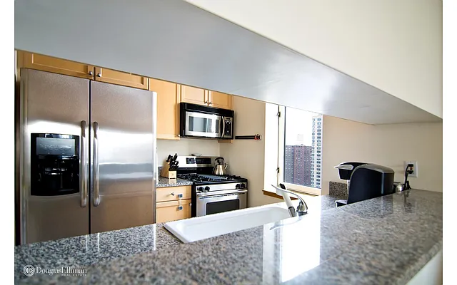 Rented by Douglas Elliman | media 14