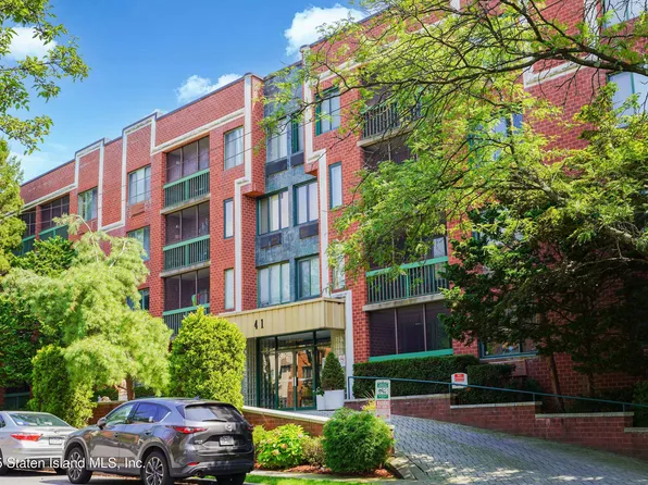 41 Wellington Ct APT 1I, Staten Island, NY 10314