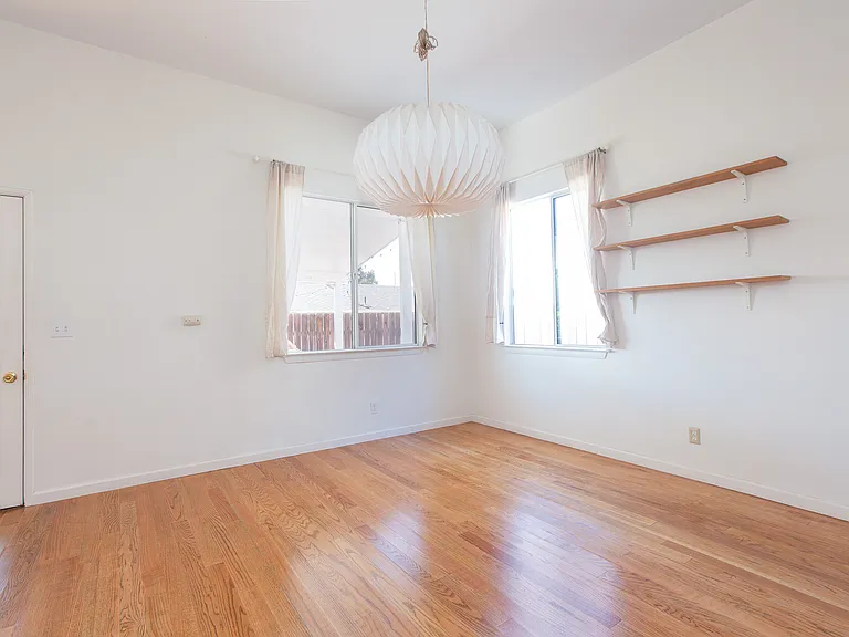226 Dickerson Ave — Photo 5