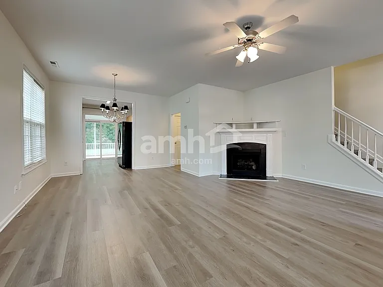 85 Tuscarora Ln — Photo 6