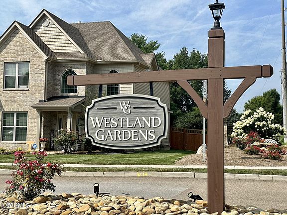 3rd image of 1104 Westland Gardens Blvd