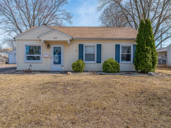 2219 N Nevada Ave, Davenport, IA 52804