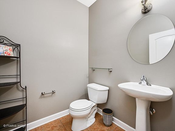 5th image of 413 S Kenilworth Ave APT 5