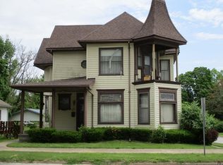 918 Georgia St, Louisiana, MO 63353
