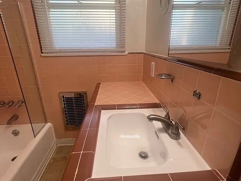 8366 Sargent Ave — Photo 32