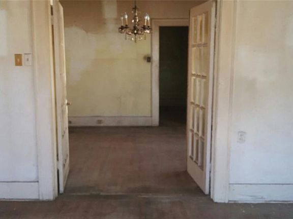 4th image of 1611 Garden Dr