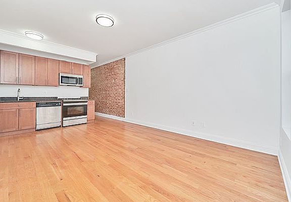 5th image of 26 Post Ave APT 31