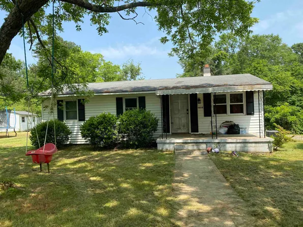 1020 Patterson Rd, Campobello, SC 29322