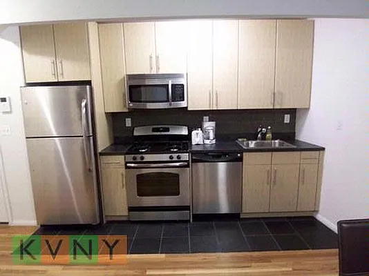 Rented by KVNY Soho | media 84