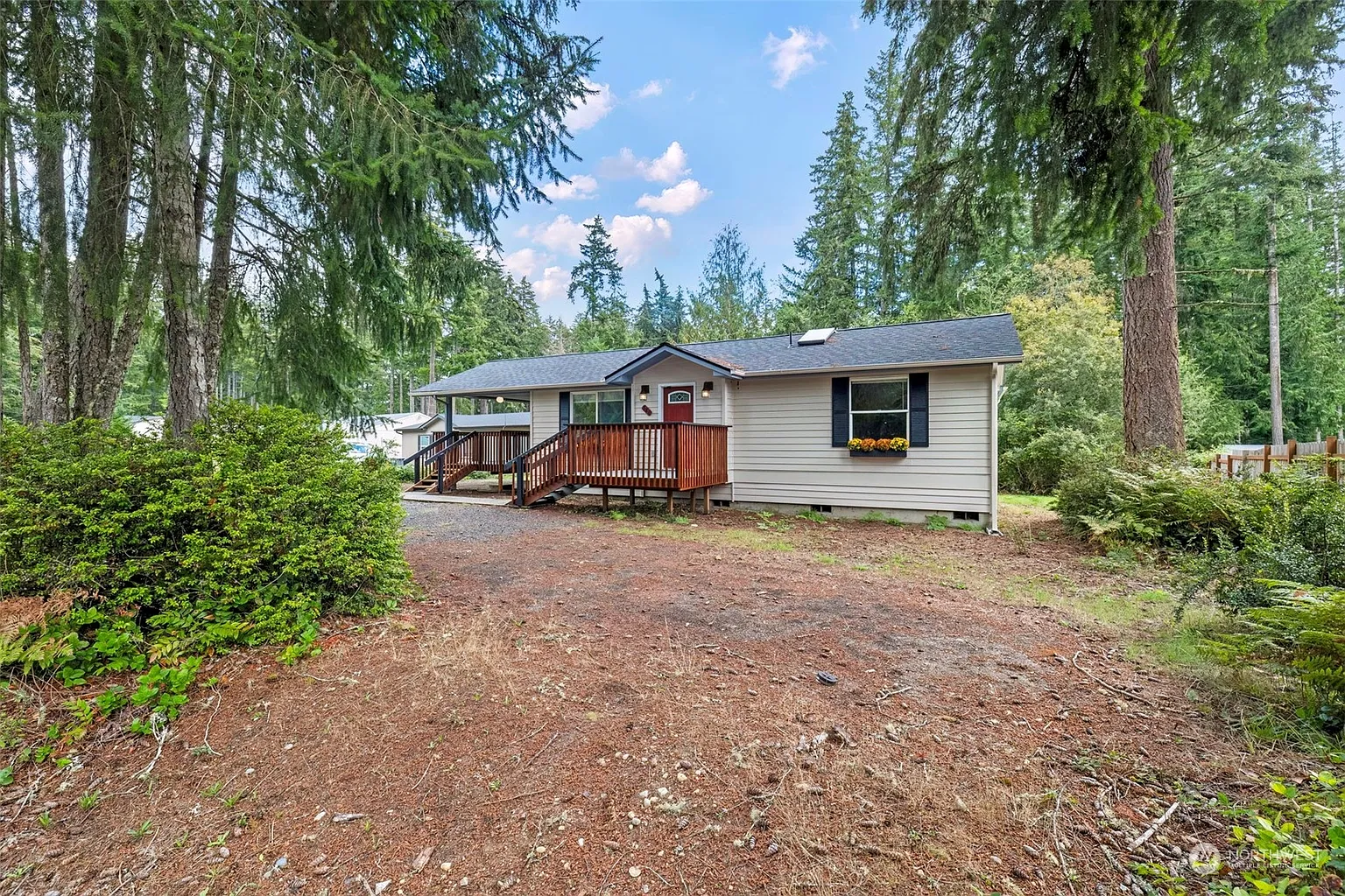 780 E Lakeshore Drive W photo 1