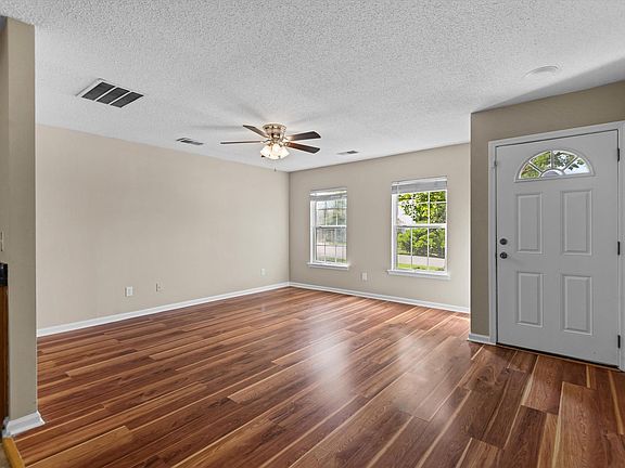 4th image of 309 Summer Bend Rd