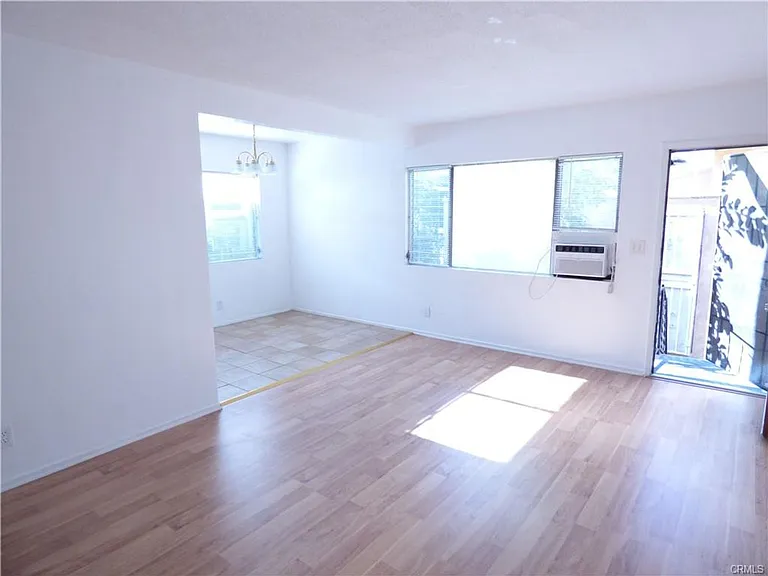 5832 Camerford Ave — Photo 8