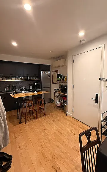 1814 Gates Ave #1A — Photo 1