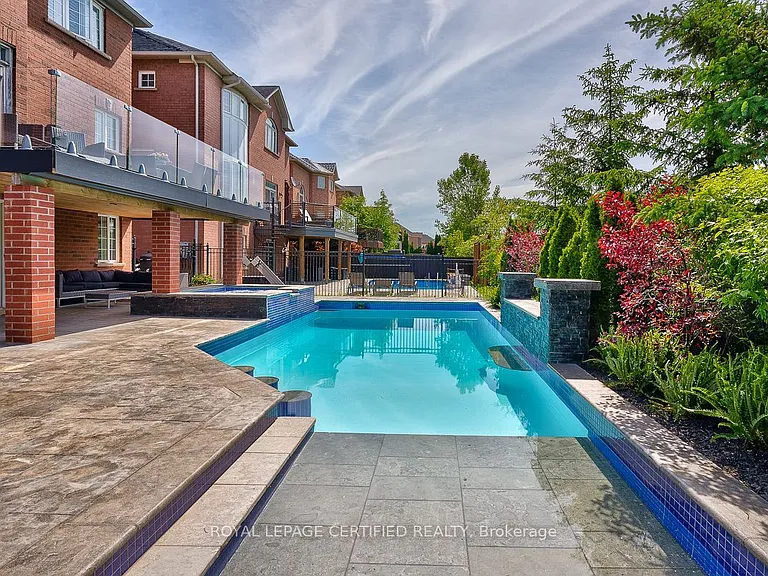 2499 Highmount Cres — Photo 7