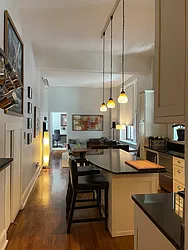Rented by Julien Aractingi, LREB