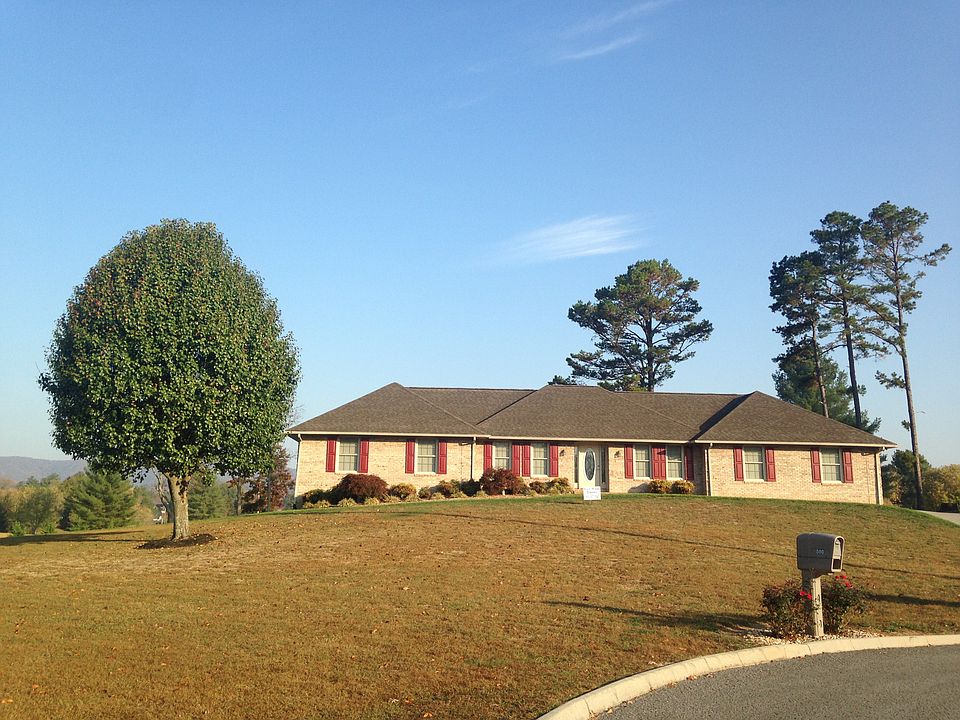1st image of 300 Fairway Dr