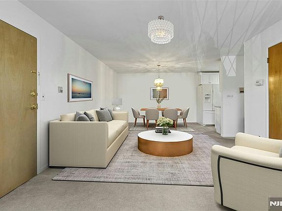 5th image of 846 Riverside Ave APT 202