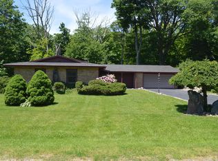 974 Sierra Dr, Benton Harbor, MI 49022