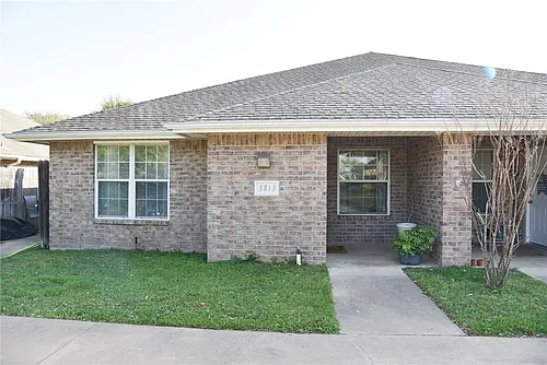 3813 Oldenburg Ln Photo 1