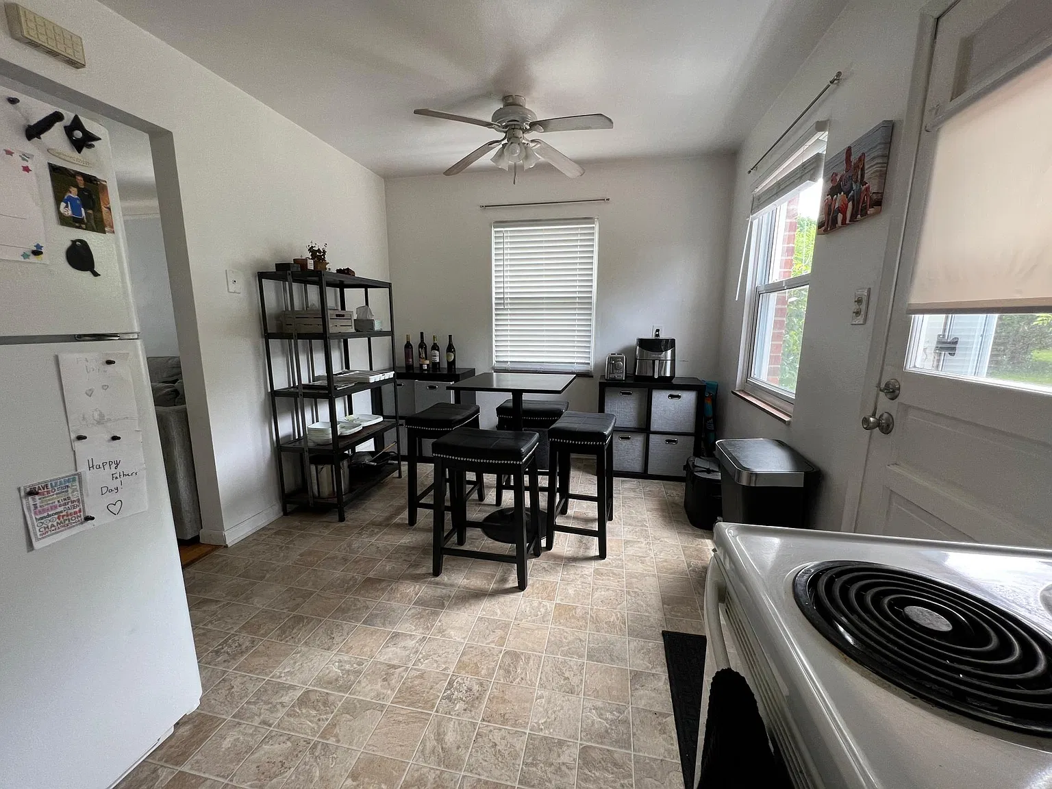 2 bed, 858 sqft, $1,575 — Photo 3